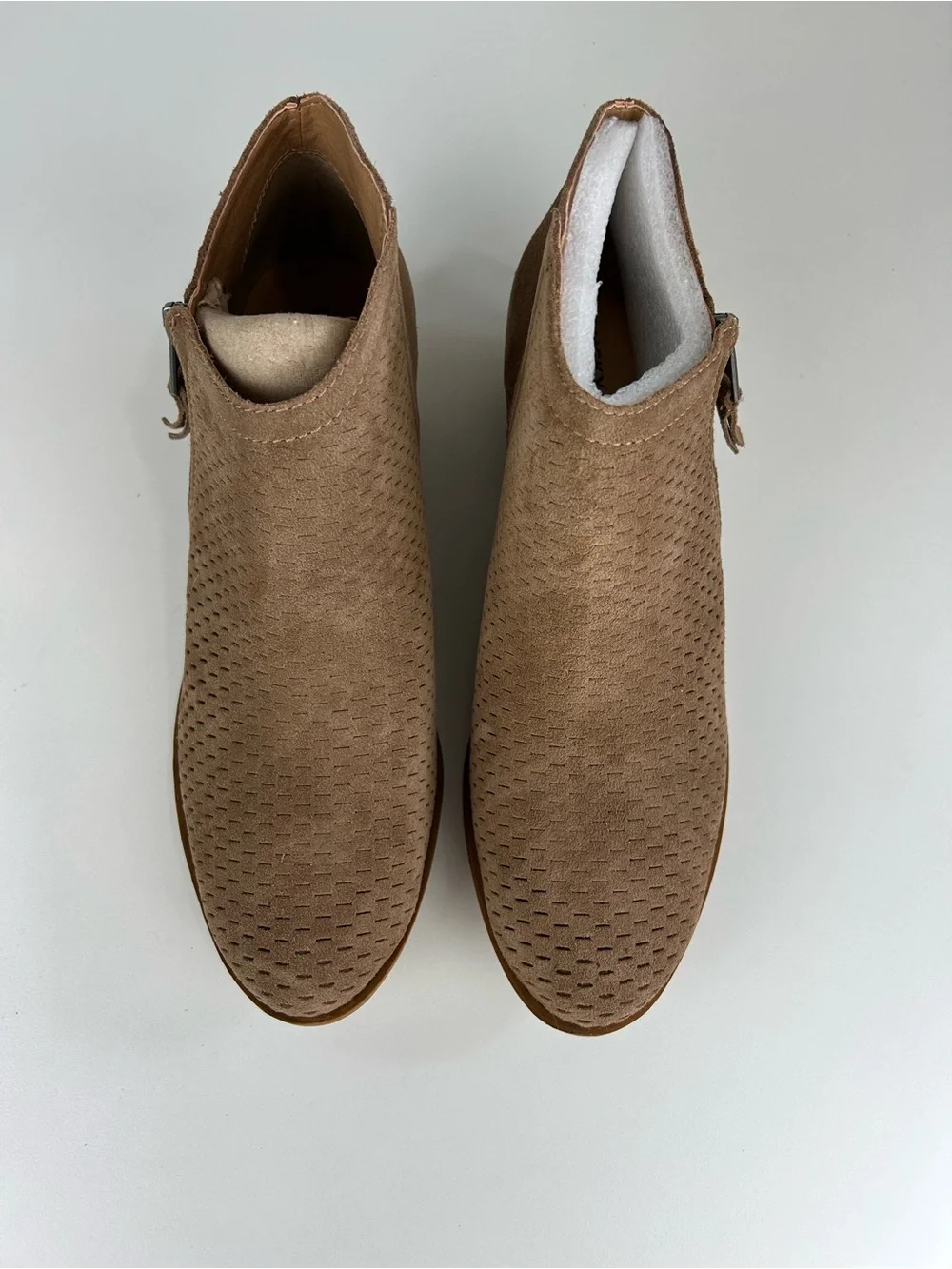 LUCKY BRAND BRIELLEY PERFORATED LEATHER ANKLE BOOTIES 9.5